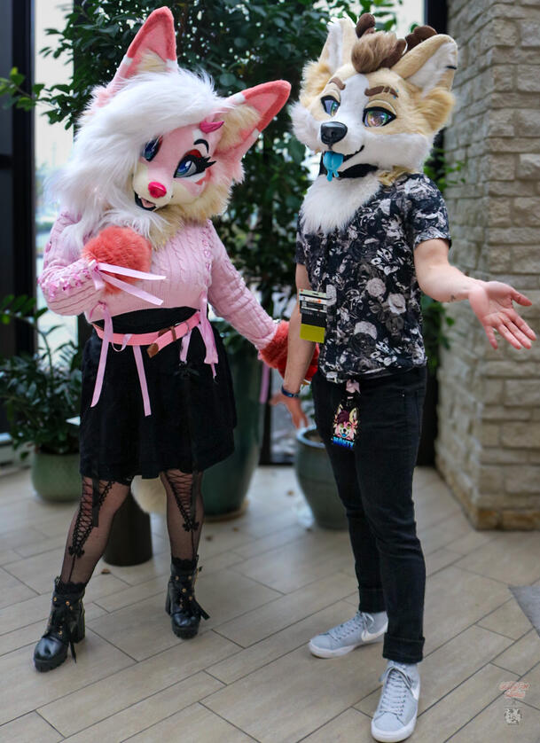 Glitzy &amp; Monty Furg2026